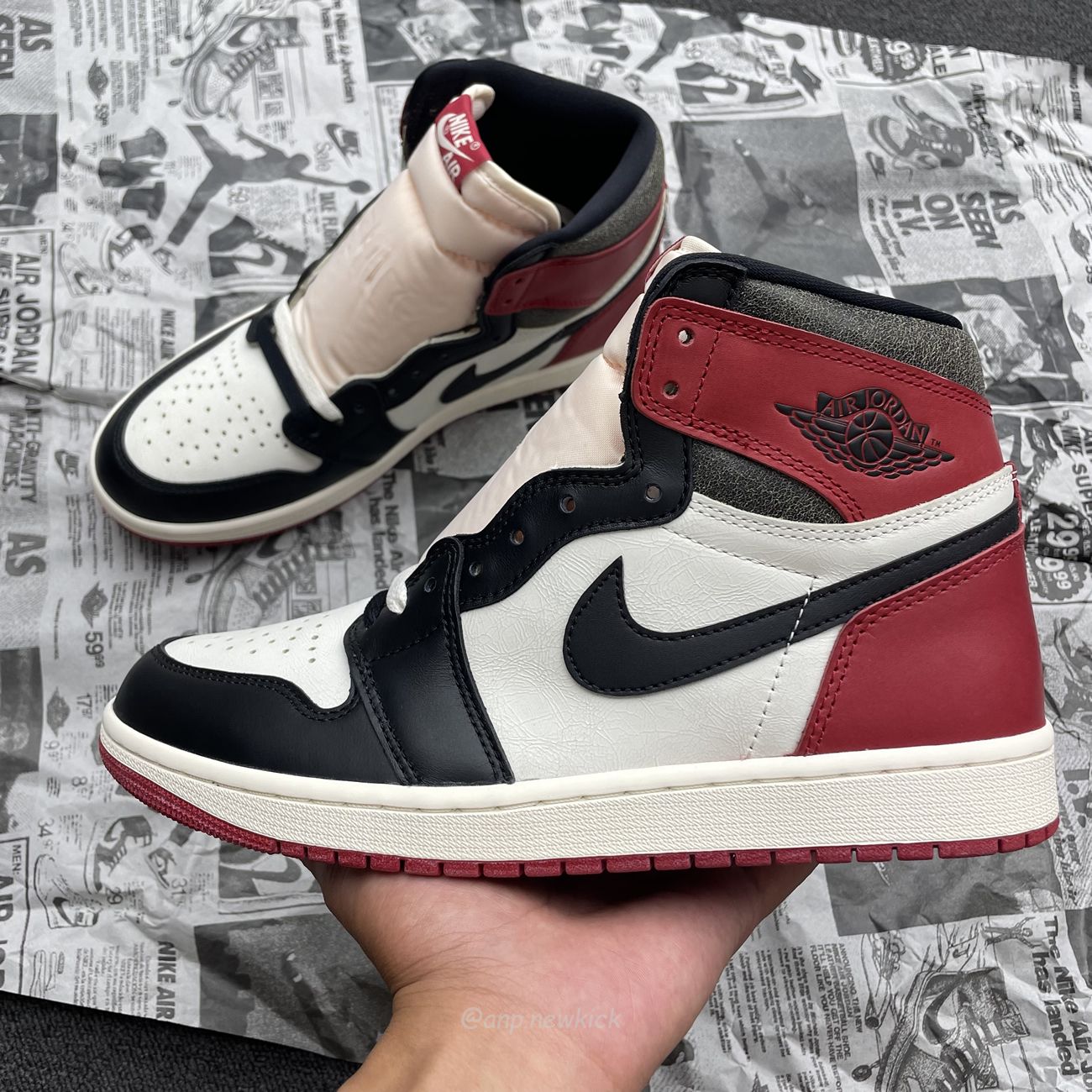 Air Jordan 1 Retro High Og Black Toe Chicago (2) - www.newkick.vip